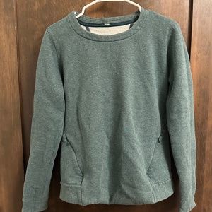 Lululemon & Go Endeavor Long Sleeve Cut Out Back Pullover Sweatshirt